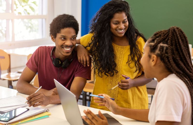 Jeunes en formation courte à Abidjan pour apprendre un métier en 3 mois