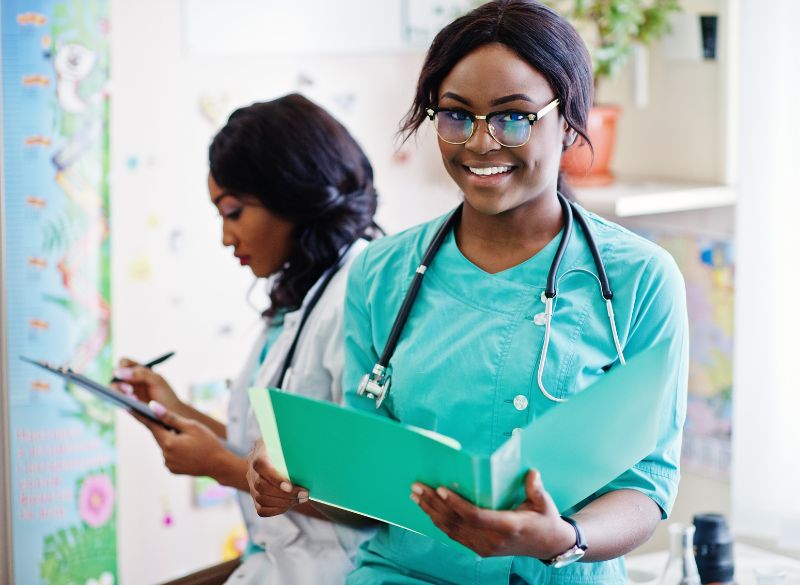 Jeunes en formation professionnelle en Côte d’Ivoire en 2025