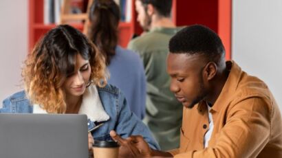 Jeunes en formation professionnelle à Abidjan