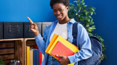 Jeunes étudiants ivoiriens en stage et alternance en entreprise